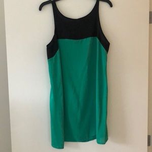 Green & Black Colorblock Shift Dress Sz XS NWT
